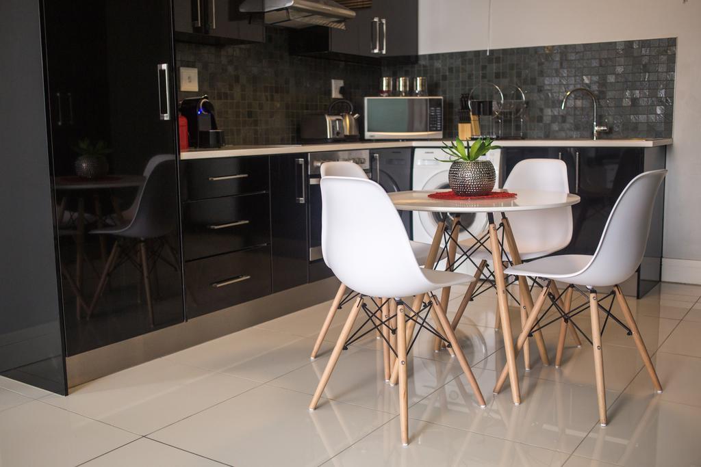 Apartment 64 at 77 on Independence Ave Windhoek Buitenkant foto