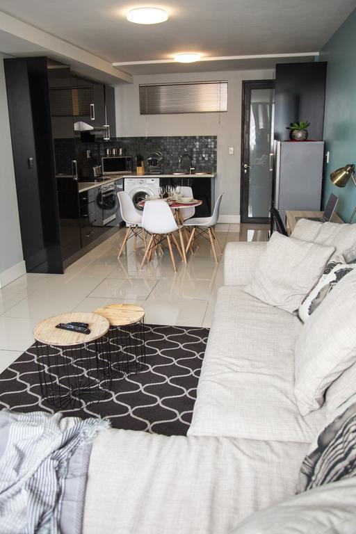 Apartment 64 at 77 on Independence Ave Windhoek Buitenkant foto