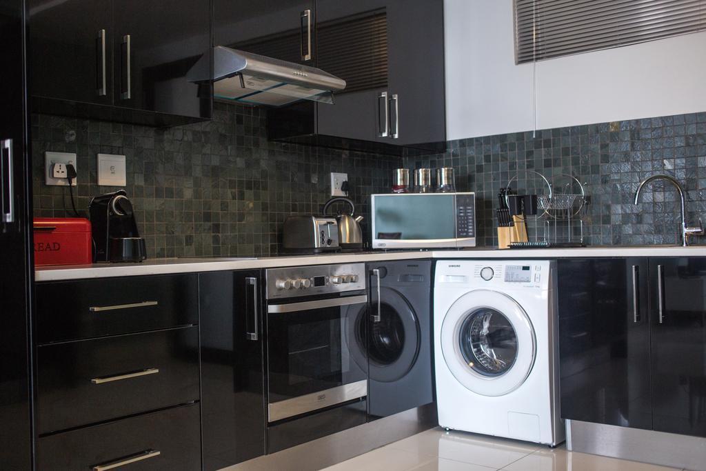 Apartment 64 at 77 on Independence Ave Windhoek Buitenkant foto